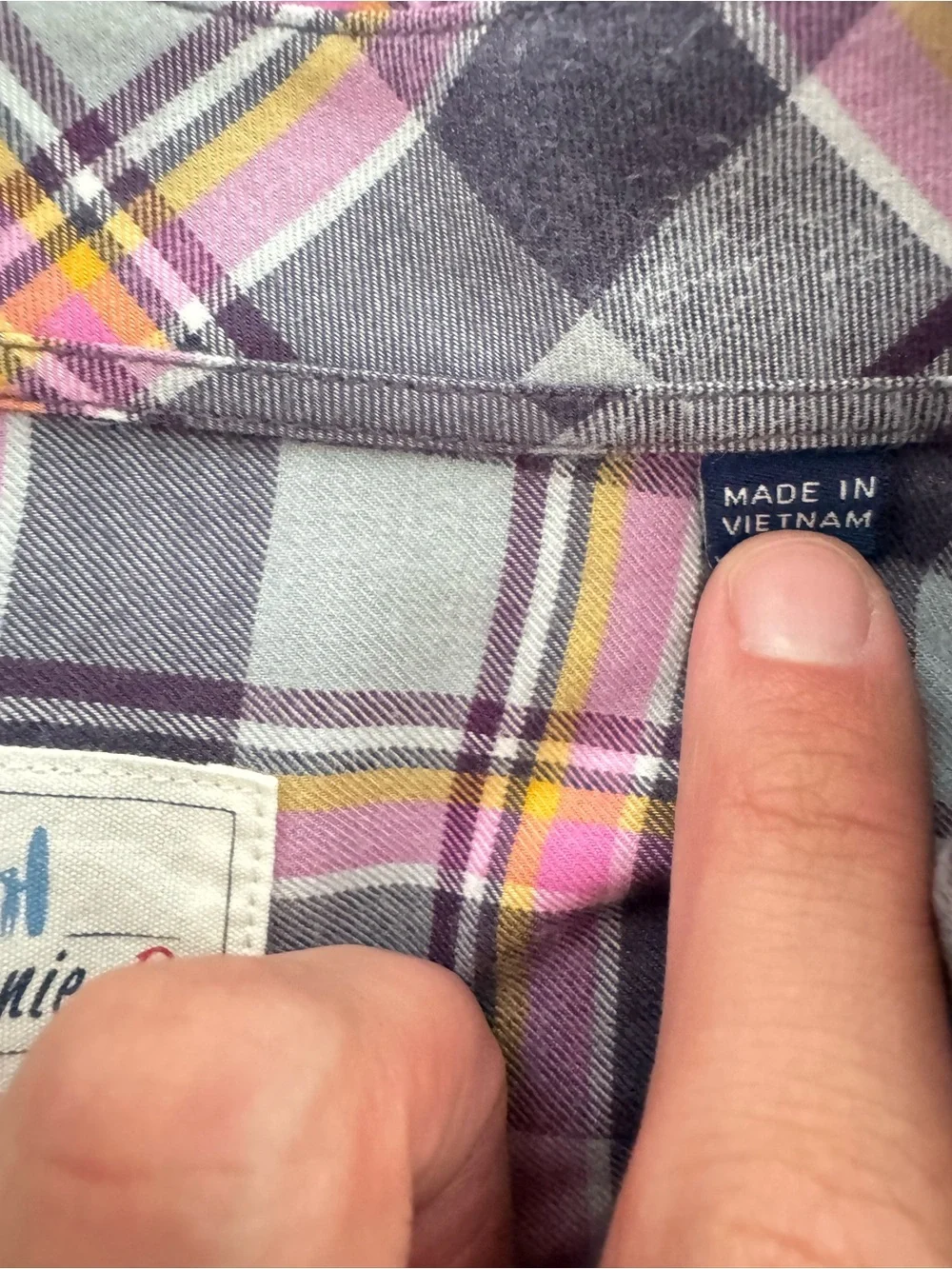 johnnie-O Hangin’ Out Untucked Hansel Button Down L/S Sport Shirt in Navy